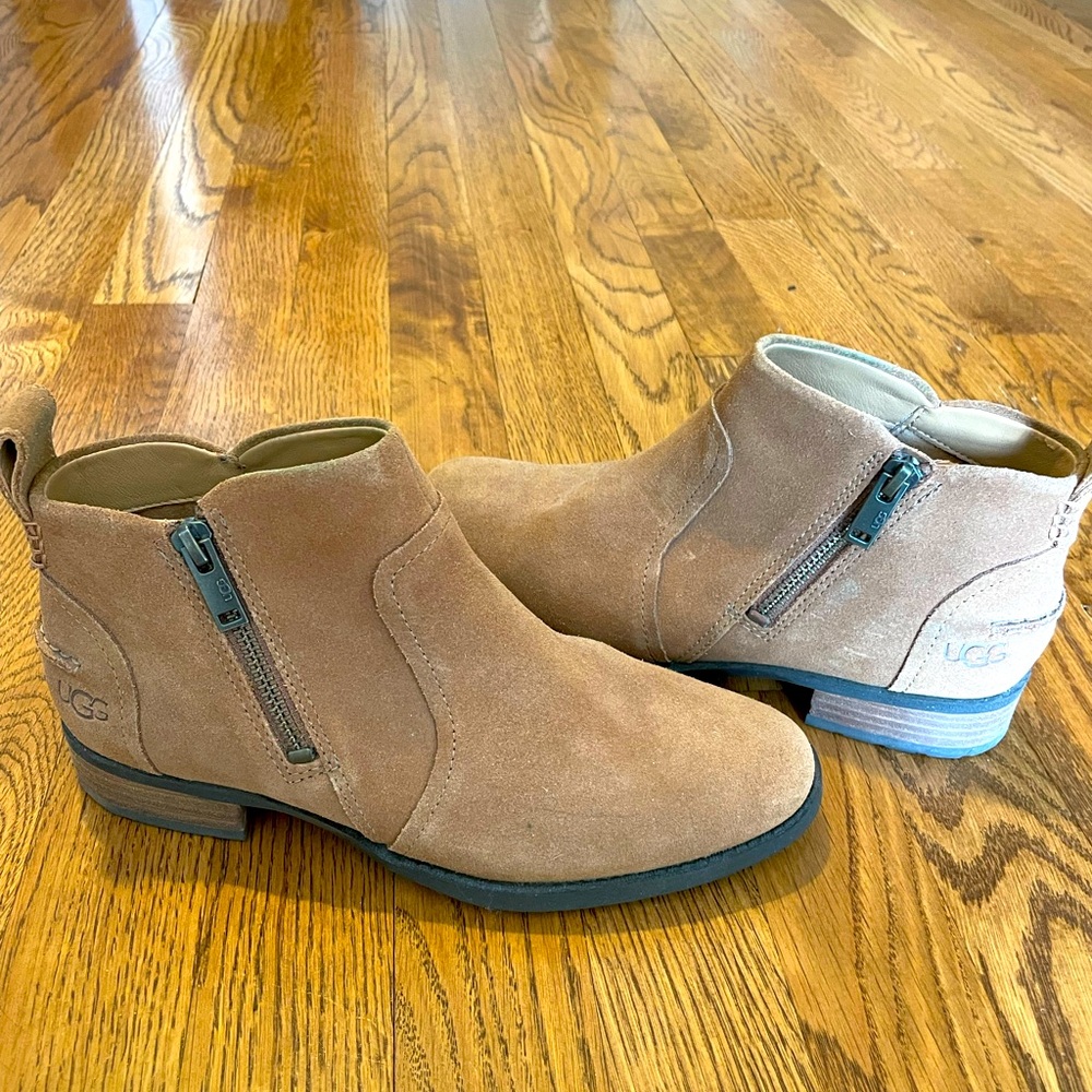 Ugg Women’s Aureo II, waterproof suede bootie, 5.5